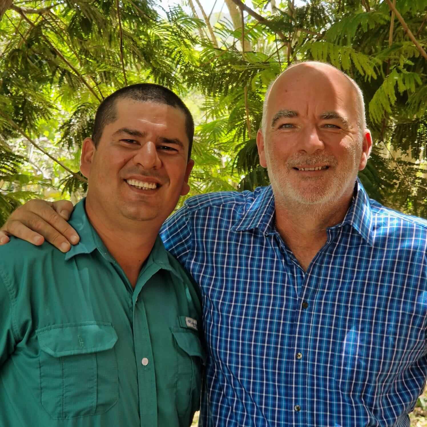 Das ist ein Bild von Thomas und Javier in Costa Rica
